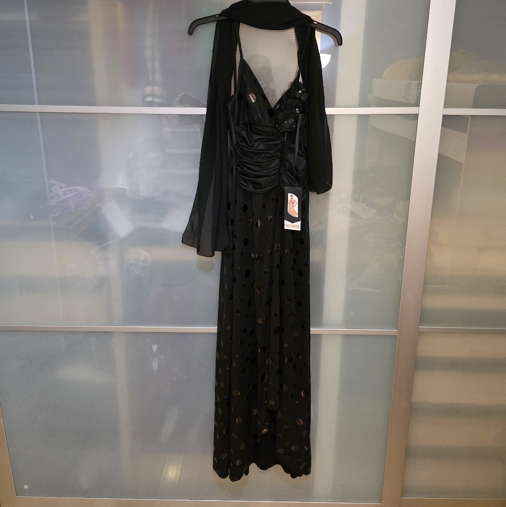 Dress - Picture 3 of 6